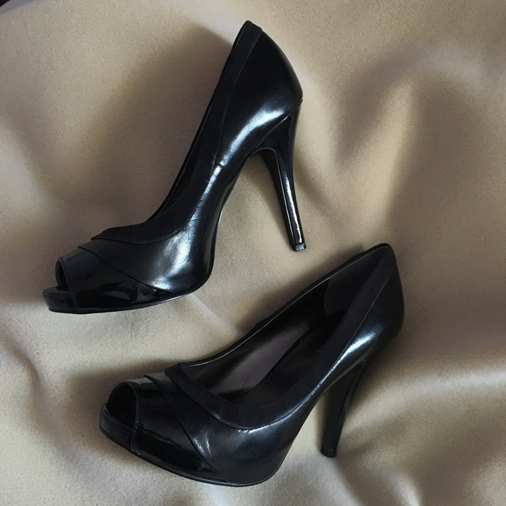 Nine West Black pumps NWT